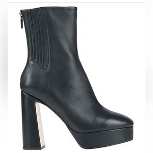 NWOT - Lola Cruz Leste black leather booties
